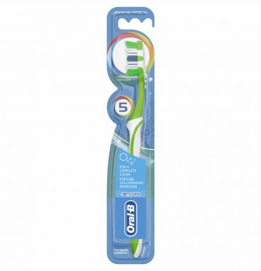 1+1 gratis: Oral-B Tandenborstel Complete 5 Way Clean Medium