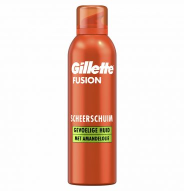 Gillette Fusion Scheerschuim Met Amandelolie Voor De Gevoelige Huid 250 ml